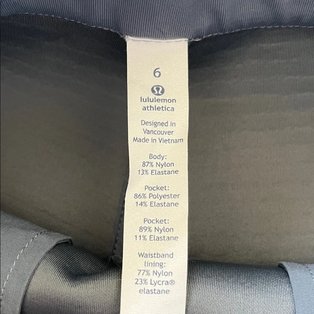 Lululemon‎ Shaped Short Stripe 3” in Sterling Athleisure Workout Yoga Womens 6